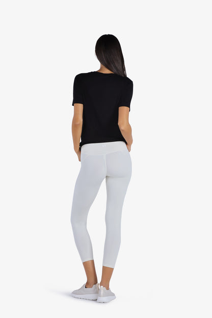 YesEco Women’s Black Round Neck T-Shirt – Effortless Elegance & Comfort